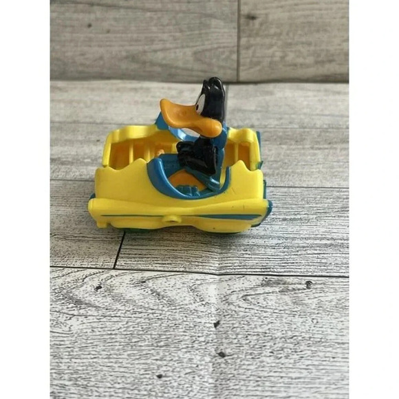 VTG Looney Tunes Quack-Up Car Toy McDonalds 1993 Daffy's Splitting Sportster - Picture 2 of 5